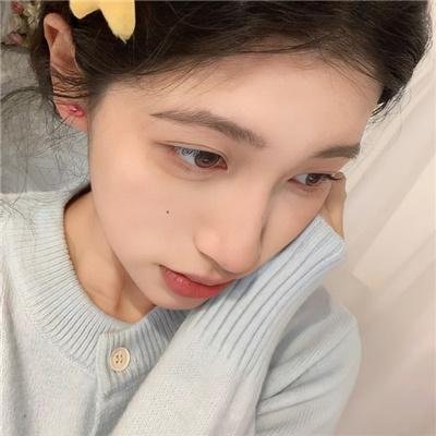 镜中的女孩